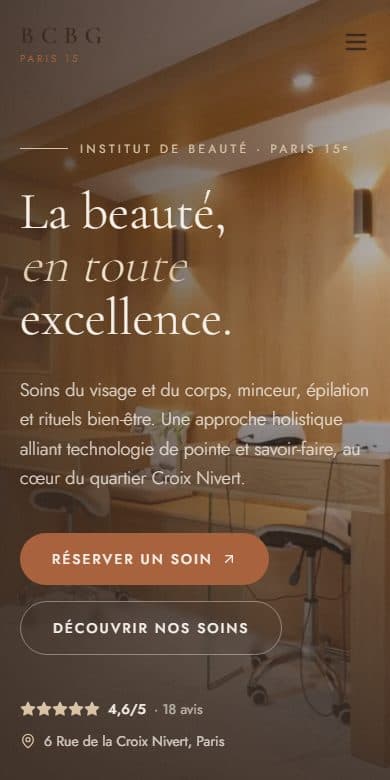 Le site de BCBG Institut, institut de beauté à Paris 15e, affiché sur un écran de téléphone
