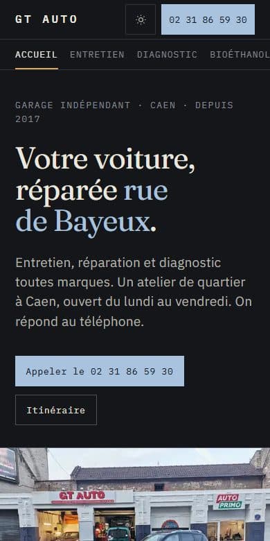 Le site de GT AUTO, garage à Caen, affiché sur un écran de téléphone